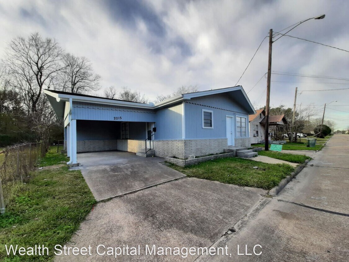 Primary Photo - 5 br, 2 bath House - 2015 Sarah St WSCM