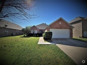 Building Photo - 1932 Stonehill Dr