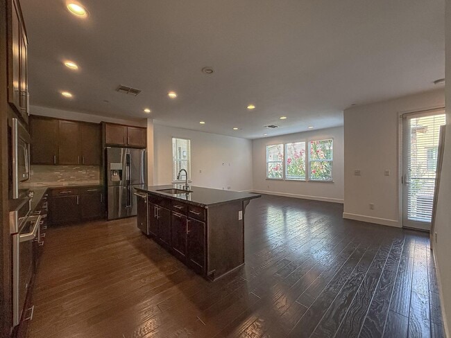 Building Photo - 4028 Freestone Pl