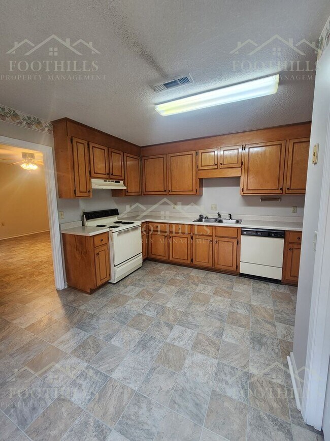 Foto del edificio - 123 Woodland Dr