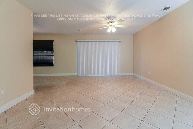 Foto del edificio - 10221 Dolphin Rd