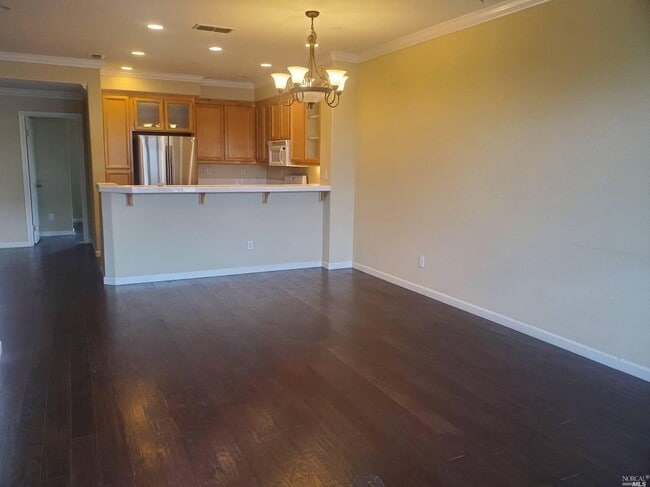 Building Photo - 2599 Edgewater Dr