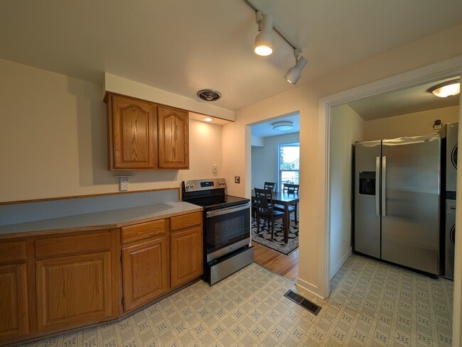 Building Photo - 15531 8th Ave NE