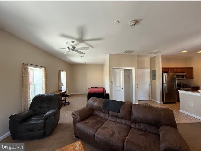 Foto del edificio - 2 S 3rd St