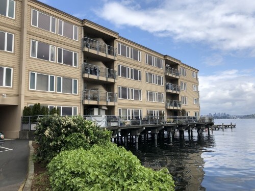 Foto del edificio - 334 Lakeside Ave S