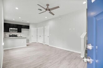 Building Photo - 15629 Holly Dr