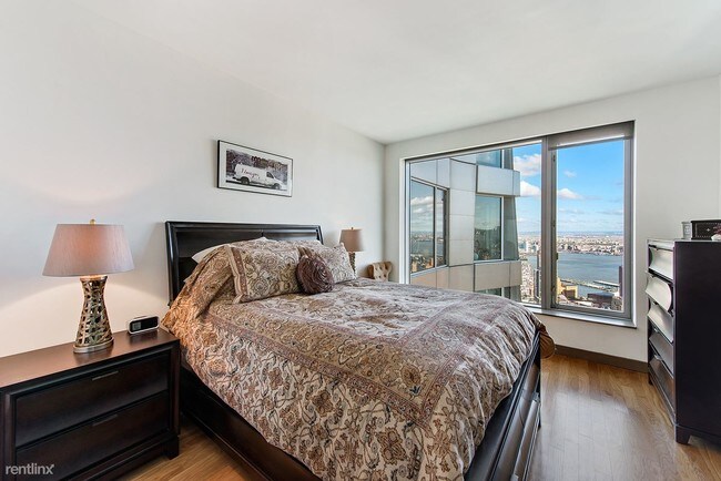 Building Photo - 2 br, 2 bath Apartment - 8 Spruce St Apt 21A