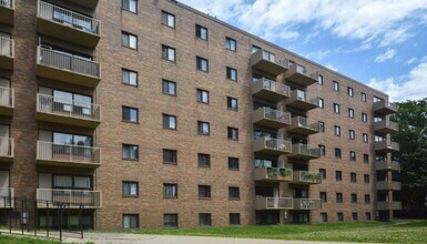 Building Photo - Brentwood