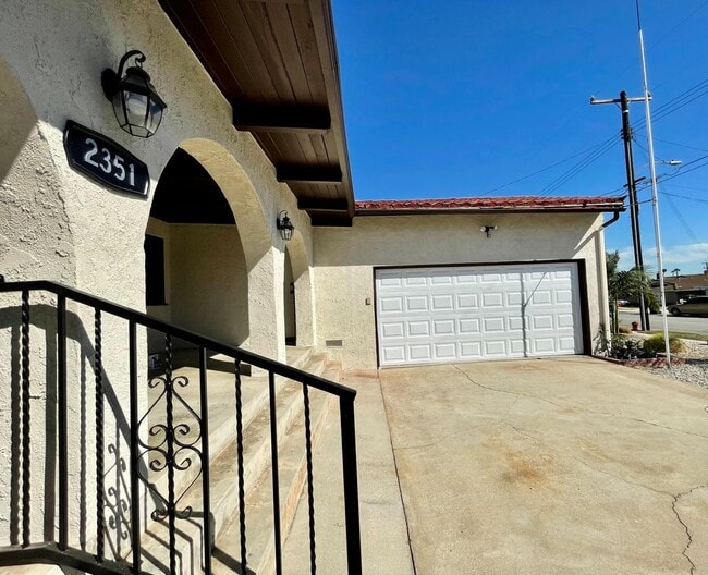 Building Photo - Torrance - 3 bd / 2 ba Home! GREAT LOCATION!!