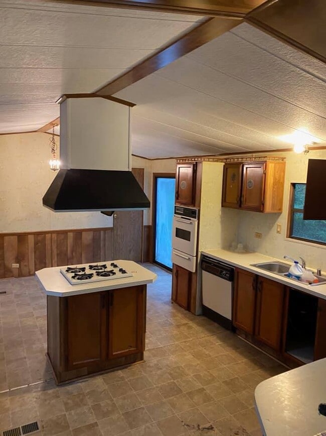 Foto del edificio - 416 Schaal Rd