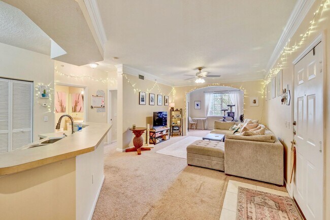Building Photo - 8305 Myrtlewood Cir W