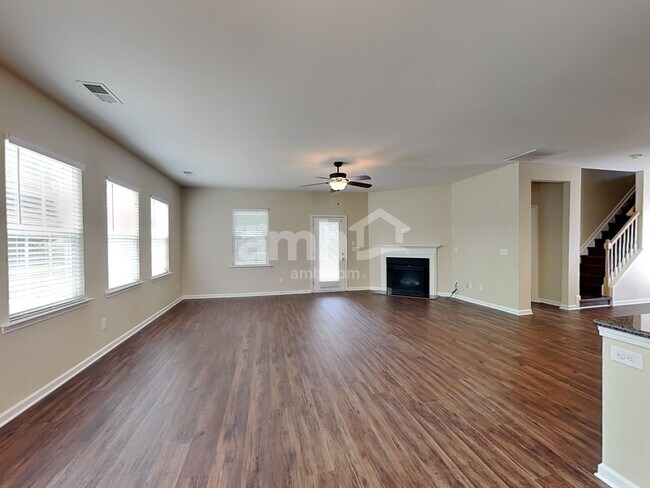 Foto del edificio - 1613 Deer Meadows Dr