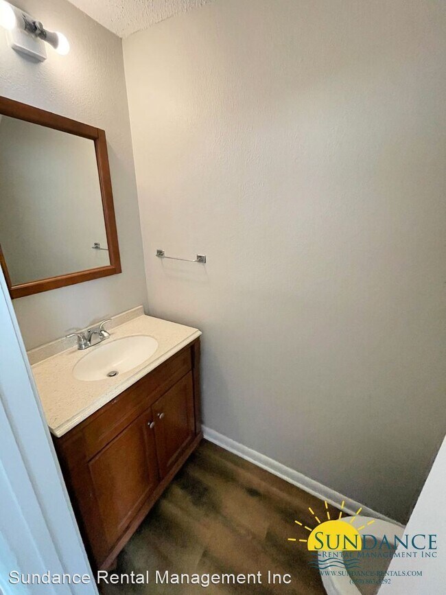 2 br, 1.5 bath House 501B Landview Drive House Rental in Fort