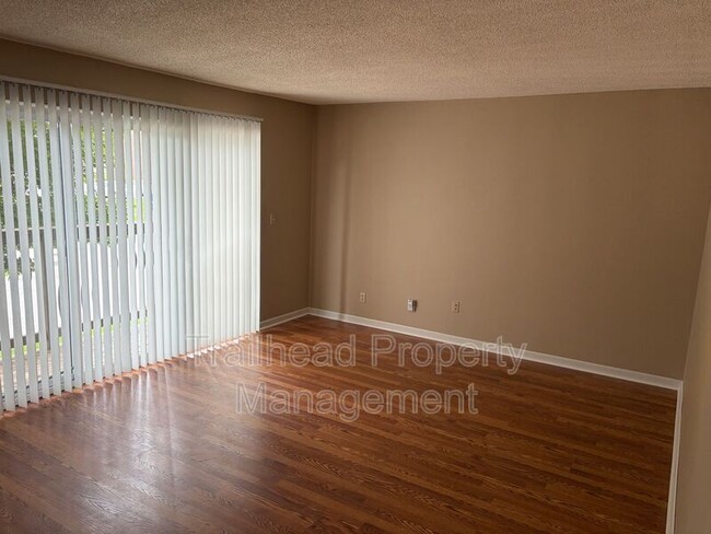 Building Photo - 5884 W 58th St