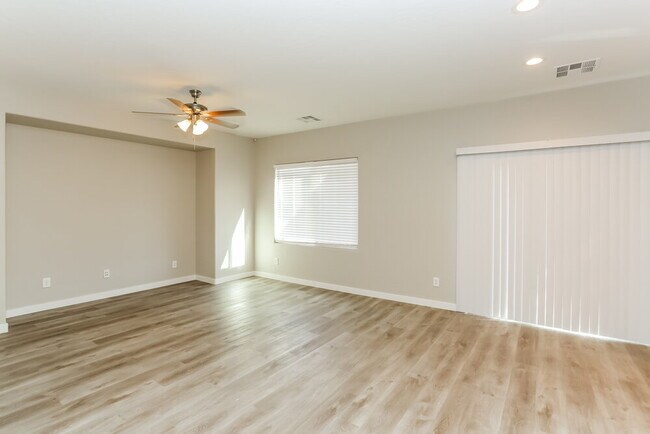 Foto del edificio - 8320 Celina Hills St