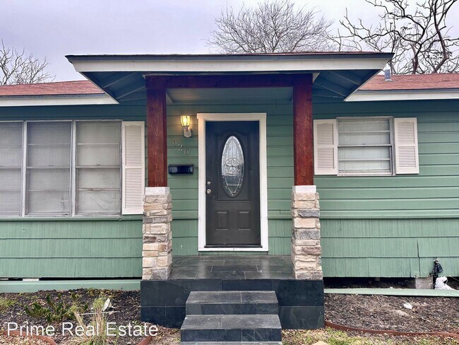 Foto del edificio - 3 br, 1 bath House - 926 Zarsky Dr.