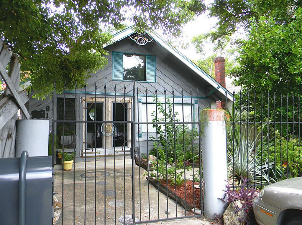 Primary Photo - 914 Heights Blvd