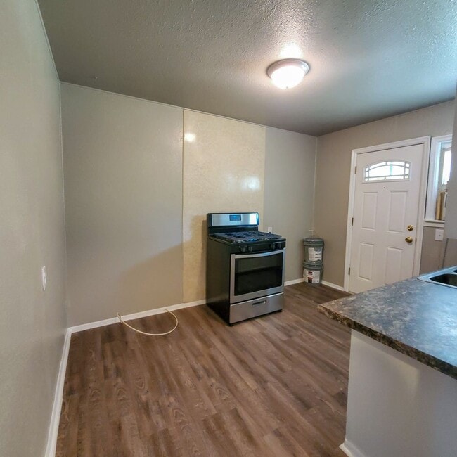 Foto del edificio - 2 Bedroom 1 bath Duplex