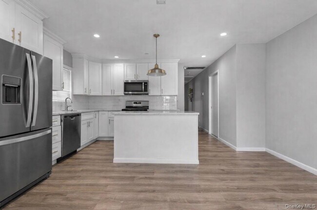 Foto del edificio - 616 E Broadway