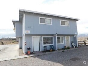 Building Photo - 1567 Sierra Vista Dr