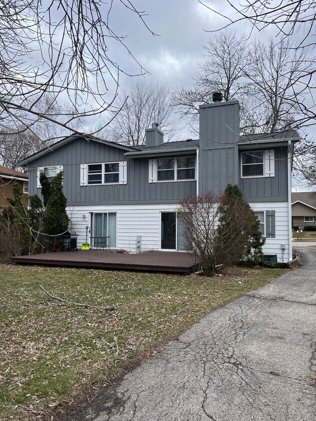 Foto del edificio - 7757 N 80th St