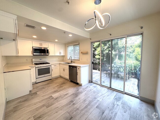 Building Photo - 456 Shatto Pl