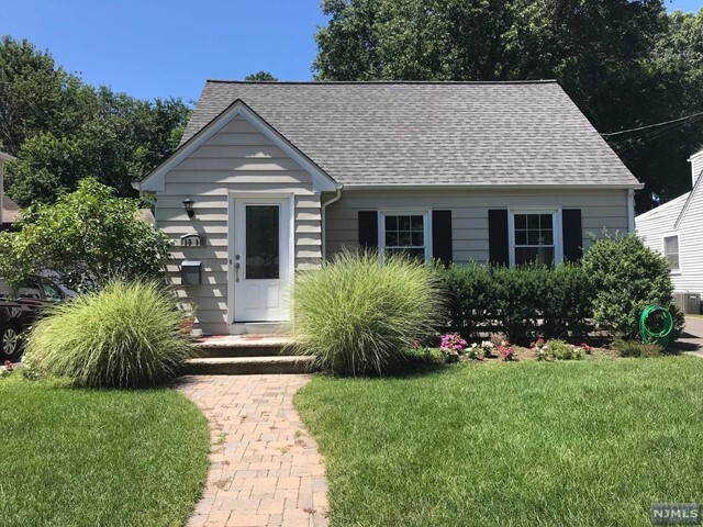 Primary Photo - 16-18-18 Well Dr