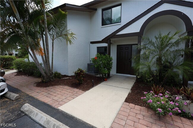 Building Photo - 26510 Southern Pines Dr