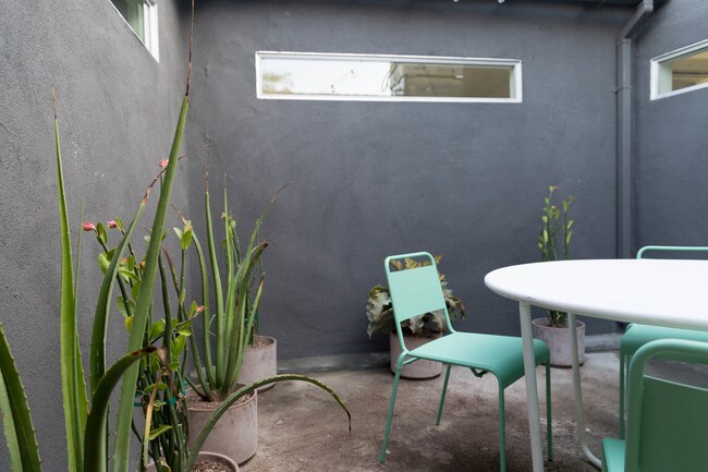 Foto del edificio - 2228 Echo Park Ave