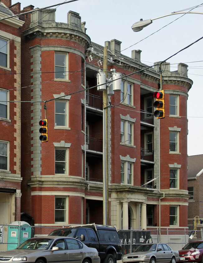 Primary Photo - Rockdale Manor
