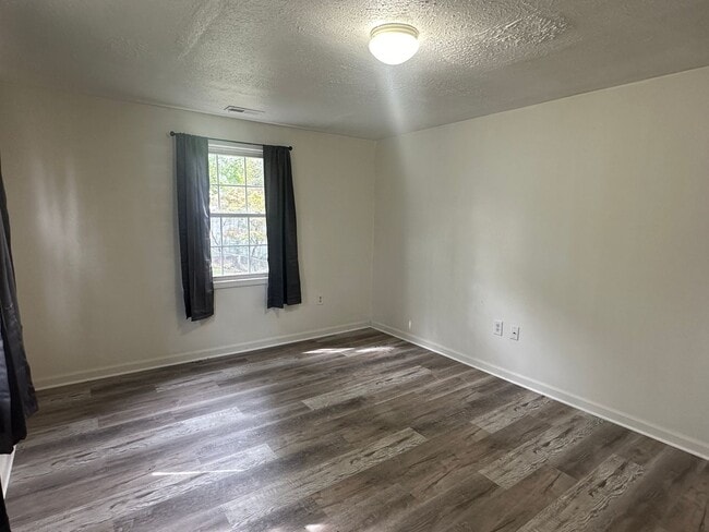 Foto del edificio - Glevar/Salem!