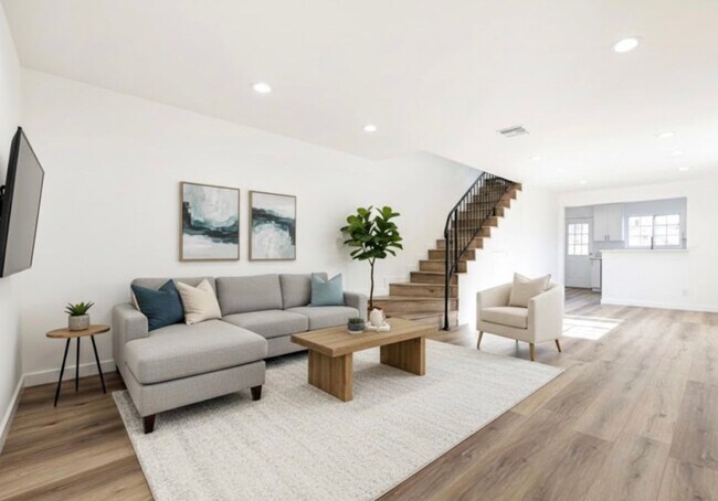 Foto del edificio - 4444 Prospect Ave