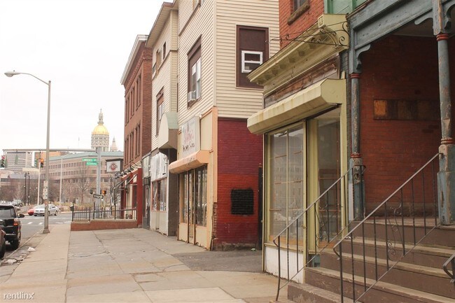 Building Photo - 389 Capitol Ave