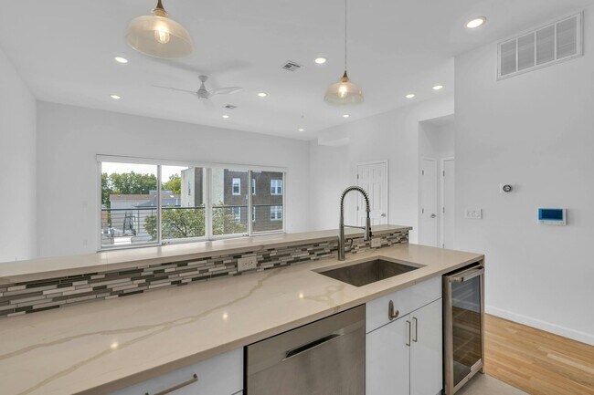Building Photo - 936 Pavonia Ave