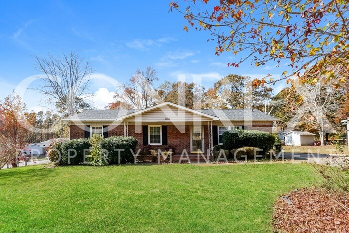 Primary Photo - Charming 3 Bedroom! Now Available