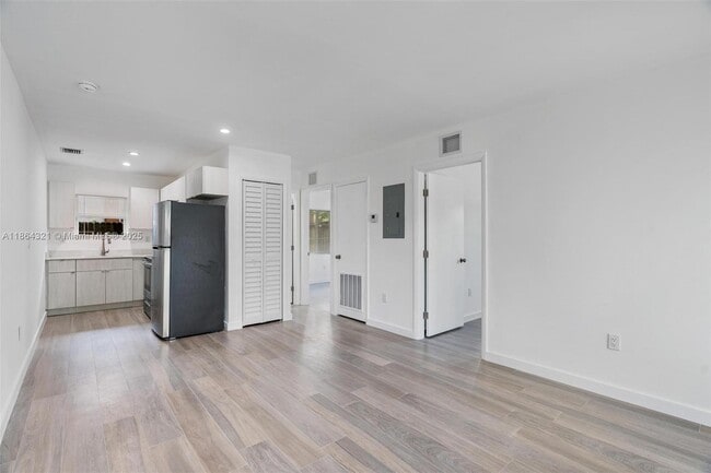 Building Photo - 515 NE 67th St