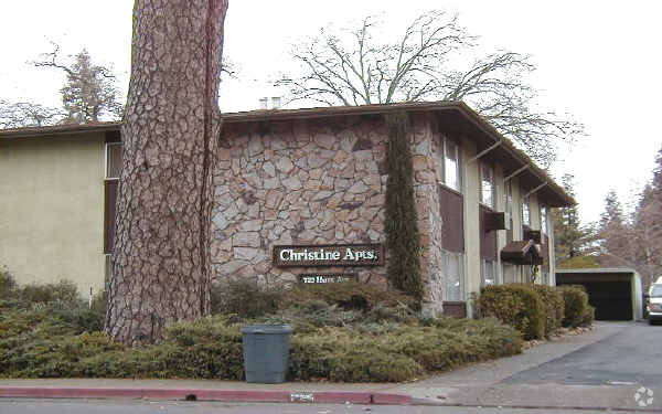 Building Photo - 723 Hunt Ave