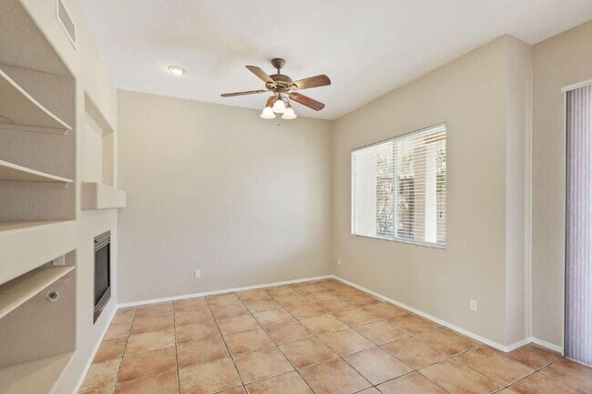 Foto del edificio - "Charming 3-Bed, 2-Bath Oasis in Tucson – Spacious 1717 Sq Ft Gem!"