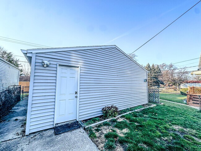 Building Photo - 1508 Remington St