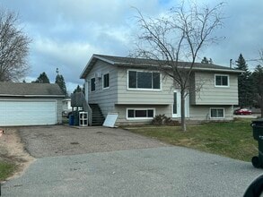 Building Photo - 5415 Schmutzler St