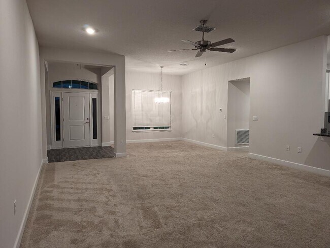 Building Photo - 5842 NW Cullom Cir
