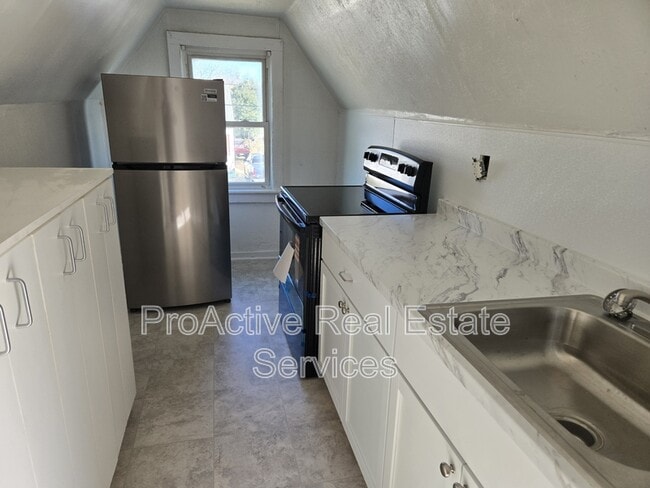 Building Photo - 3625 S Warwick Cir