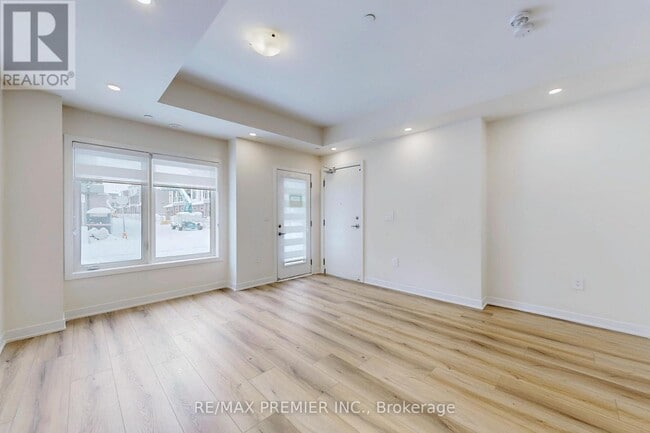 Building Photo - 1695 Dersan St