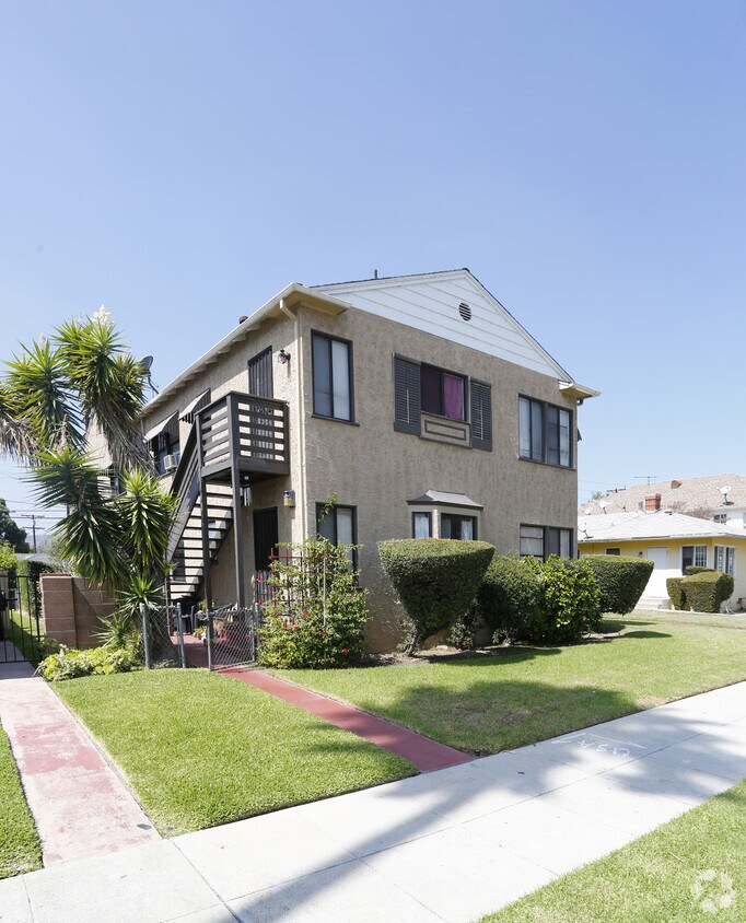 Foto del edificio - 1010-1012 W Glenoaks Blvd