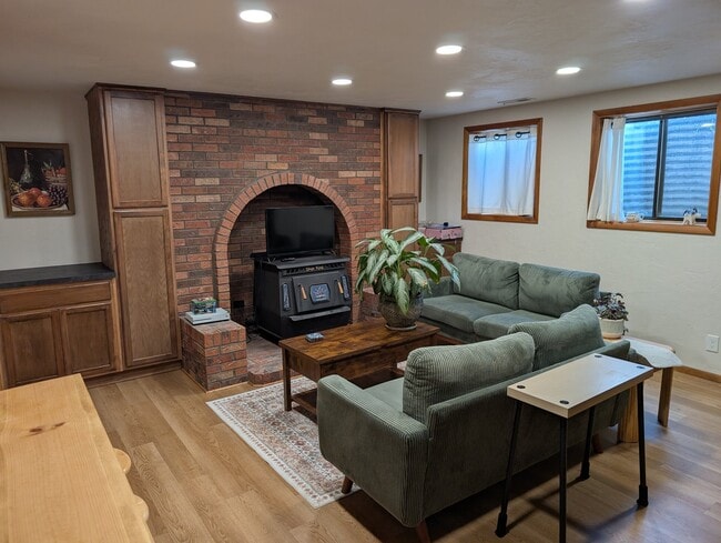 Building Photo - 330 S 100 W