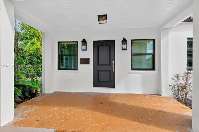Building Photo - 29 Alcantarra Ave
