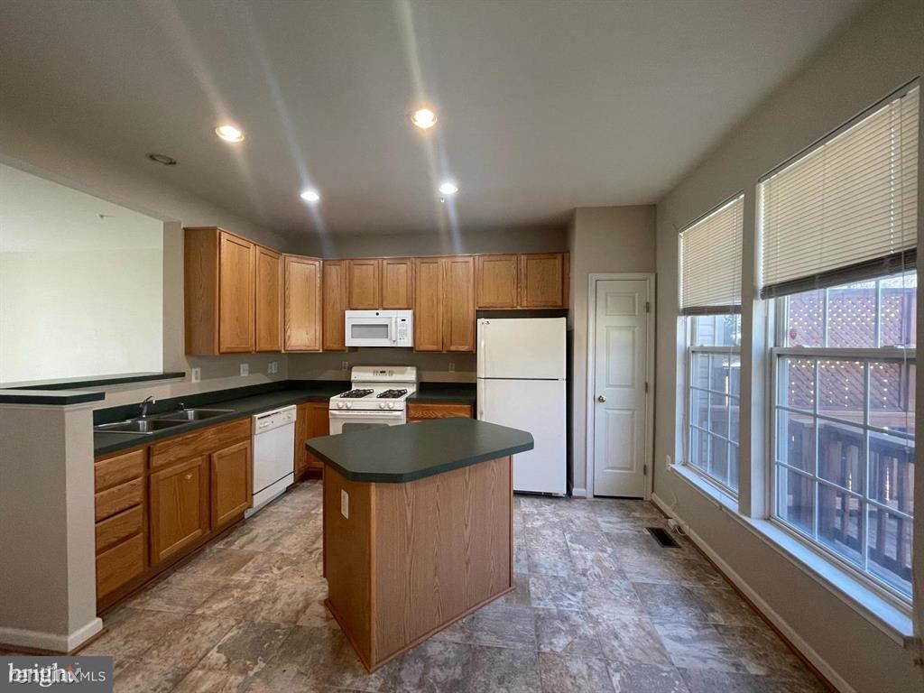 Primary Photo - 3 br, 2.5 bath House - 4110 Meadow Trail Ln
