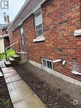 Building Photo - 178 Mitchell St