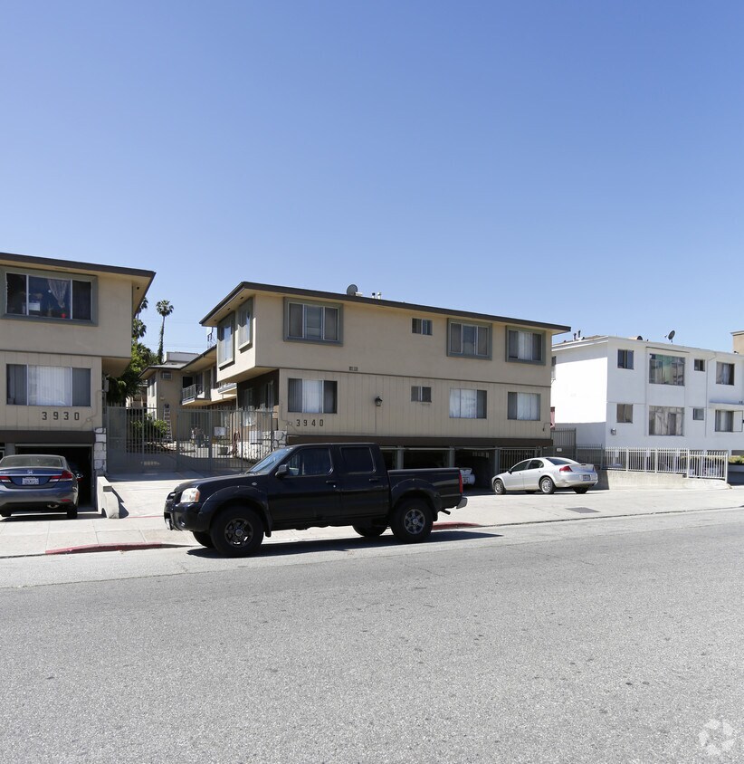 Building Photo - 3940 Ingraham St