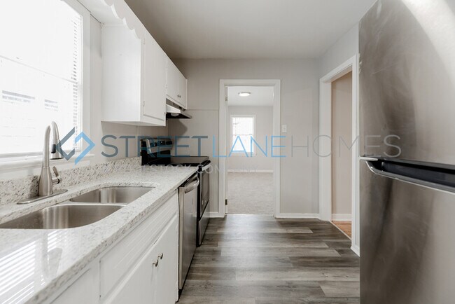 Building Photo - Charming 4 Bedroom in Birmingham!